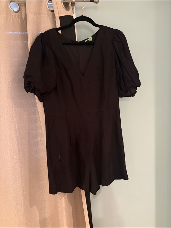 Express Dresses & Skirts - Express Black Puff Sleeve Romper